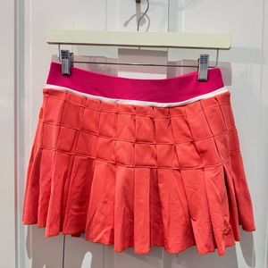 Nike Dri Fit Tennis Golf Pickle Ball ruffle skirt with built in shorts